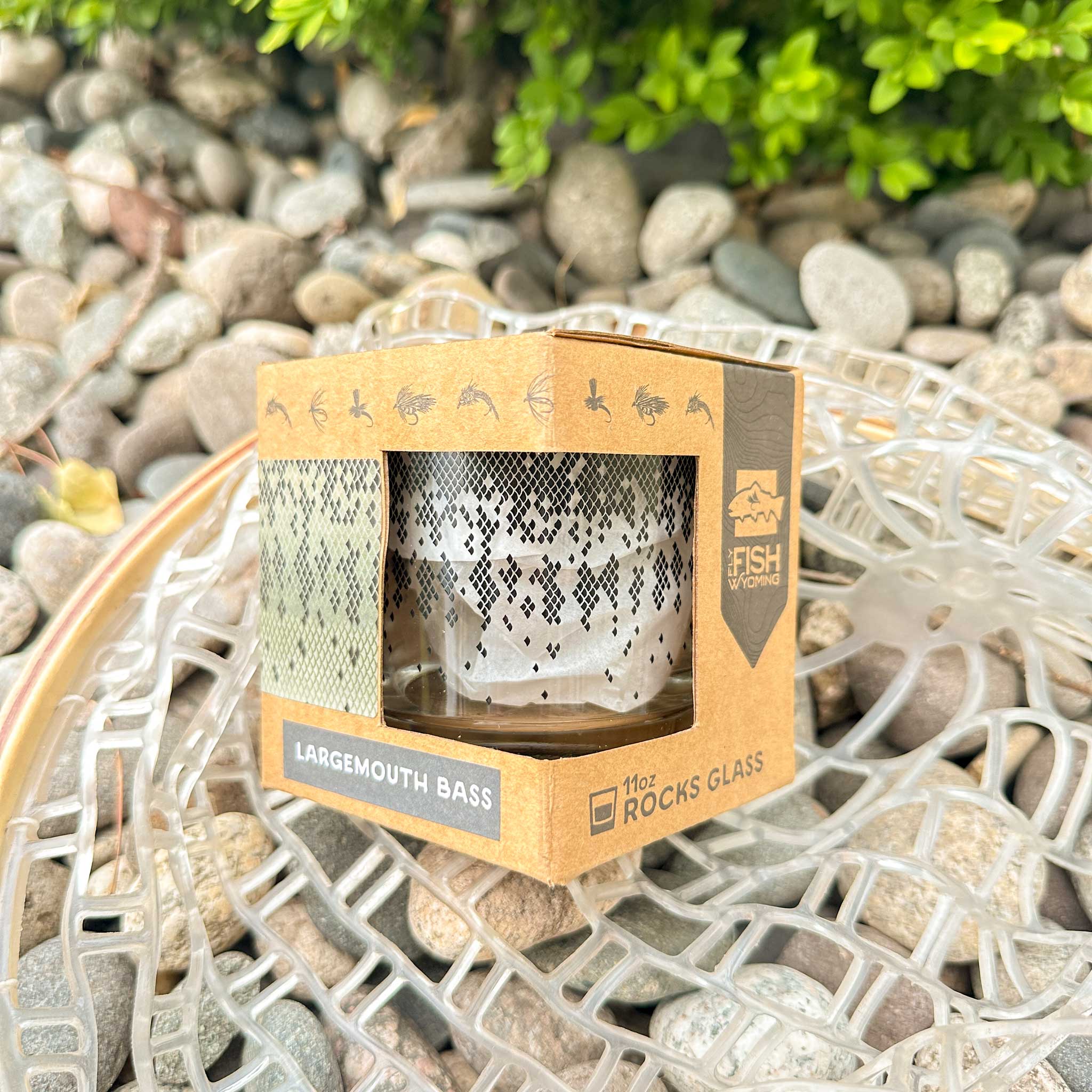 Wyo Largemouth Bass Pattern Rocks Glass